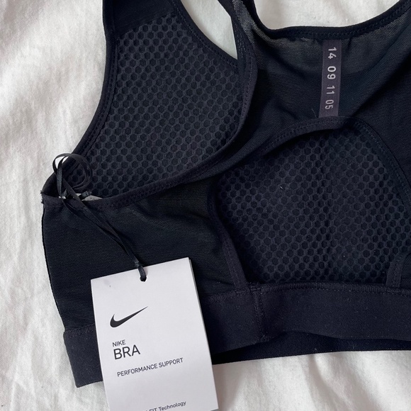Nike Women's Sports Bra - BNWT - Picture 4 of 4